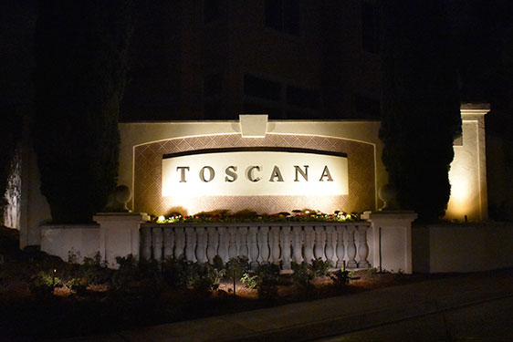 photo of toscana lighted monument sign